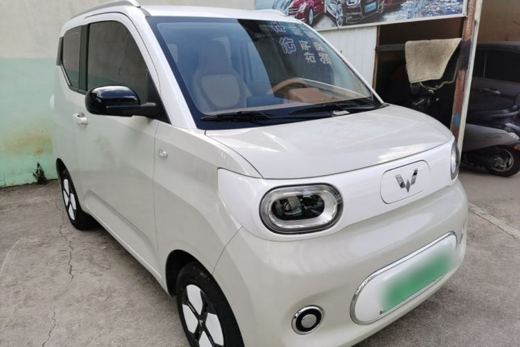 Used Wuling Hongguang MINIEV 2024 3rd Generation 215km Advanced Version Front Right 45 Deg