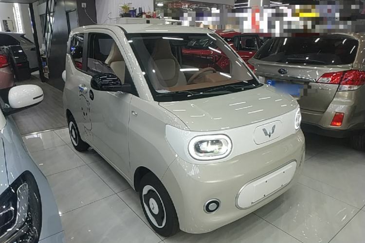 Used Wuling Hongguang MINIEV 2024 3rd Generation 215km Youth Edition Front Right 45 Deg