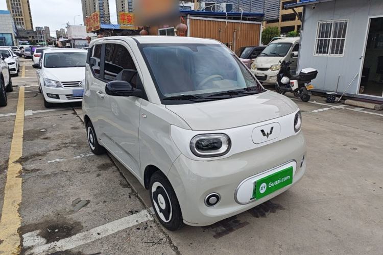 Used Wuling Hongguang MINIEV 2024 3rd Generation 215km Youth Edition Front Right 45 Deg