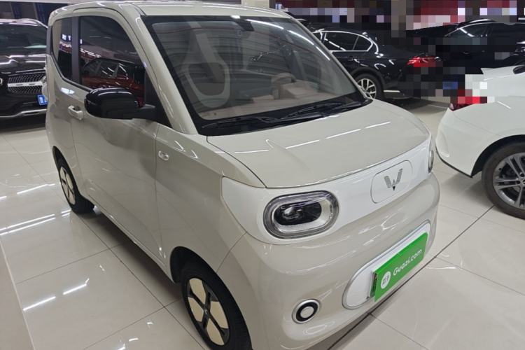 Used Wuling Hongguang MINIEV 2024 3rd Generation 215km Youth Edition Front Right 45 Deg