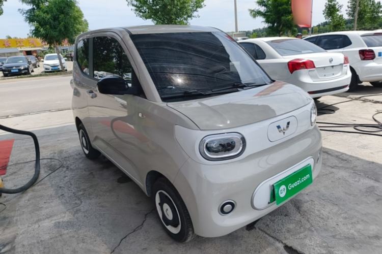 Used Wuling Hongguang MINIEV 2024 3rd Generation 215km Youth Edition Front Right 45 Deg