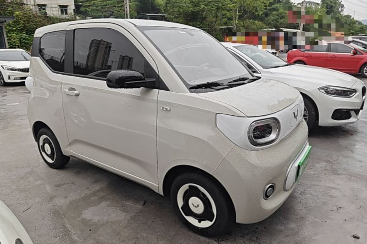 Used Wuling Hongguang MINIEV 2024 3rd Generation 215km Youth Edition Front Right 45 Deg