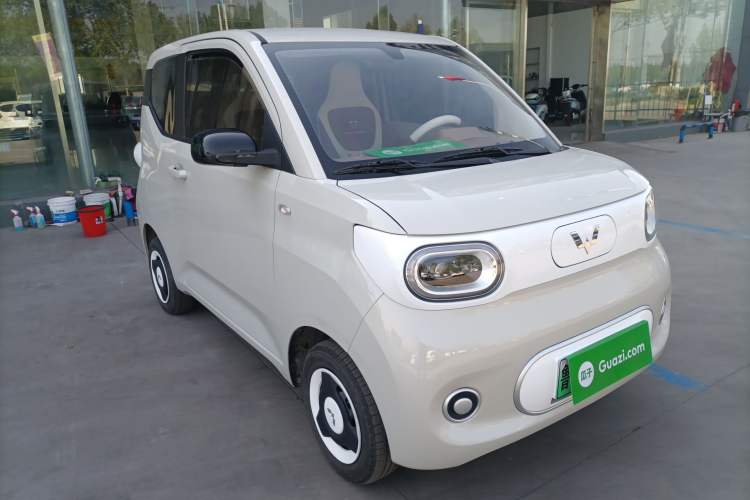 Used Wuling Hongguang MINIEV 2024 3rd Generation 215km Youth Edition Front Right 45 Deg