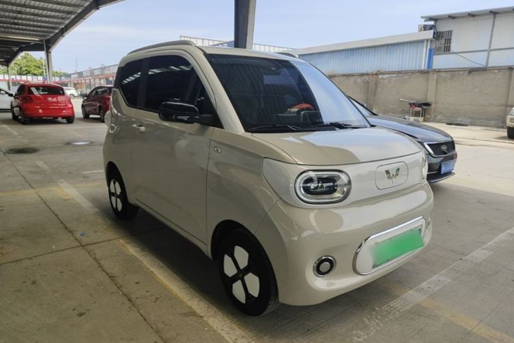 Used Wuling Hongguang MINIEV 2024 3rd Generation 215km Advanced Version Front Right 45 Deg