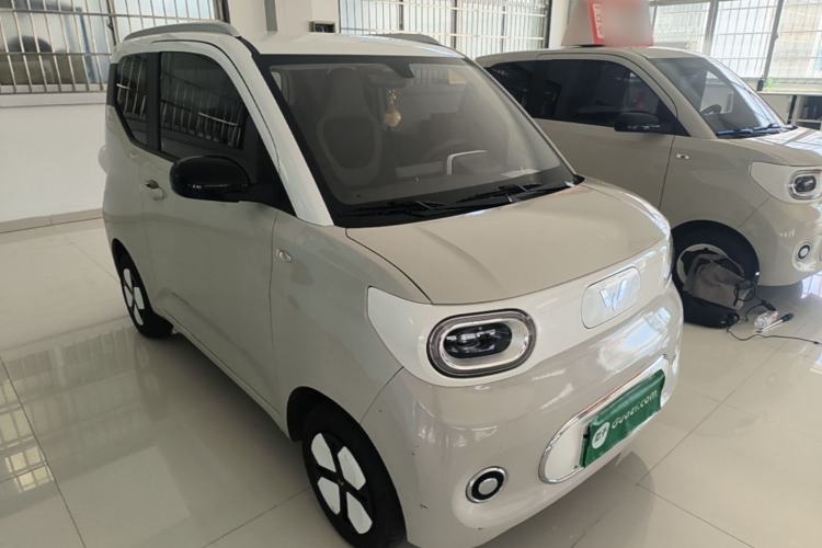 Used Wuling Hongguang MINIEV 2024 3rd Generation 215km Advanced Version Front Right 45 Deg