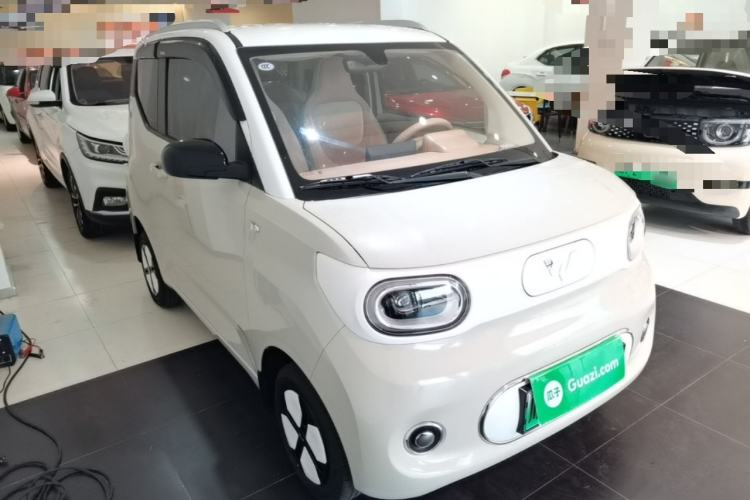 Used Wuling Hongguang MINIEV 2024 3rd Generation 215km Advanced Version Front Right 45 Deg
