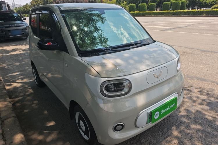 Used Wuling Hongguang MINIEV 2024 3rd Generation 215km Youth Edition Front Right 45 Deg