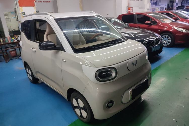 Used Wuling Hongguang MINIEV 2024 3rd Generation 215km Advanced Version Front Right 45 Deg