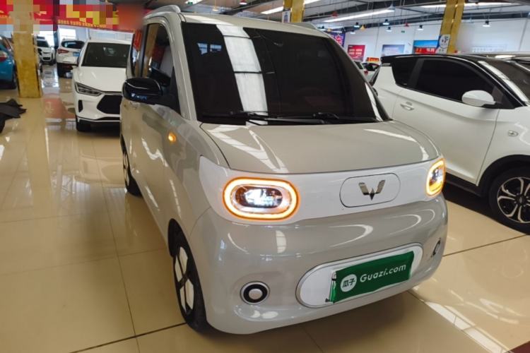 Used Wuling Hongguang MINIEV 2024 3rd Generation 215km Youth Edition Front Right 45 Deg