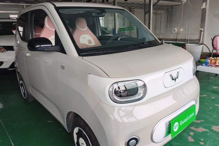Used Wuling Hongguang MINIEV 2024 3rd Generation 215km Youth Edition Front Right 45 Deg