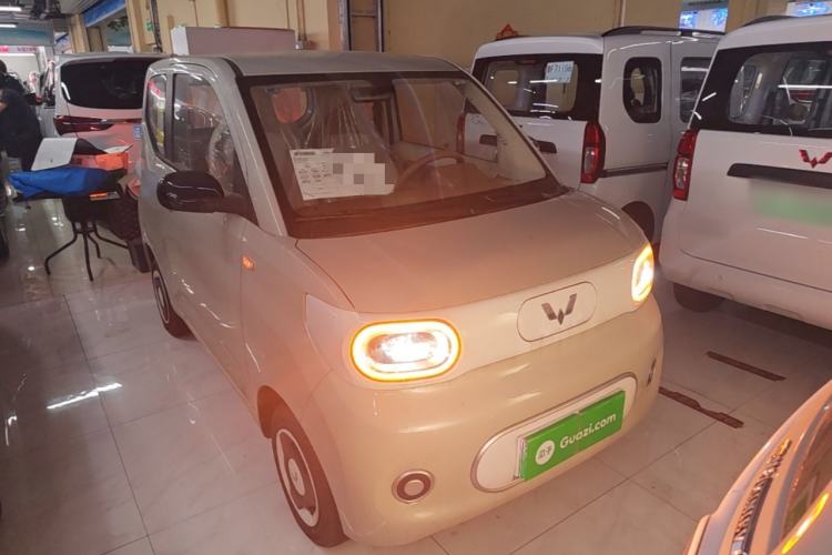 Used Wuling Hongguang MINIEV 2024 3rd Generation 215km Youth Edition Front Right 45 Deg
