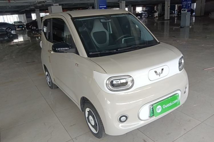 Used Wuling Hongguang MINIEV 2024 3rd Generation 215km Youth Edition Front Right 45 Deg