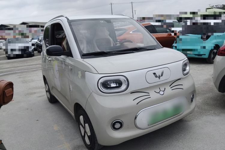 Used Wuling Hongguang MINIEV 2024 3rd Generation 215km Advanced Version Front Right 45 Deg
