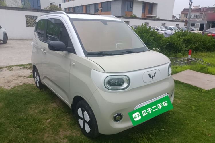 Used Wuling Hongguang MINIEV 2024 3rd Generation 215km Advanced Version Front Right 45 Deg