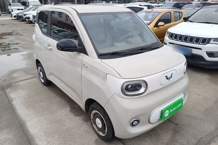 Used Wuling Hongguang MINIEV 2024 3rd Generation 215km Youth Edition Front Right 45 Deg