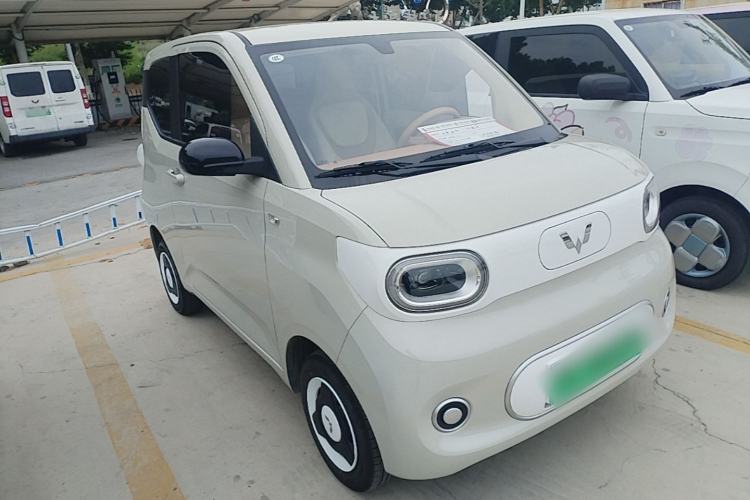 Used Wuling Hongguang MINIEV 2024 3rd Generation 215km Youth Edition Front Right 45 Deg