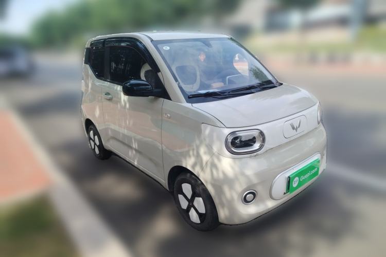 Used Wuling Hongguang MINIEV 2024 3rd Generation 215km Youth Edition Front Right 45 Deg