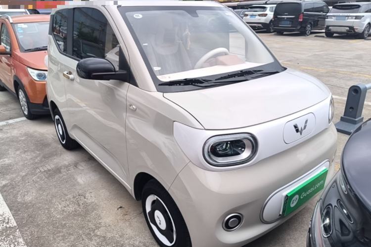 Used Wuling Hongguang MINIEV 2024 3rd Generation 215km Youth Edition Front Right 45 Deg