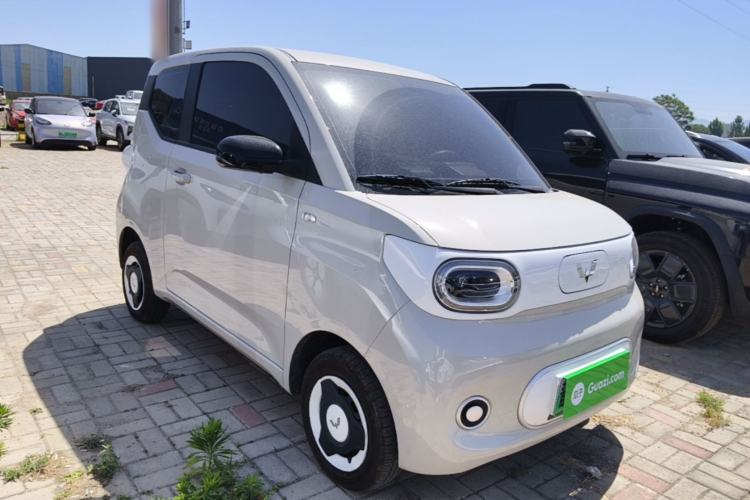 Used Wuling Hongguang MINIEV 2024 3rd Generation 215km Youth Edition Front Right 45 Deg