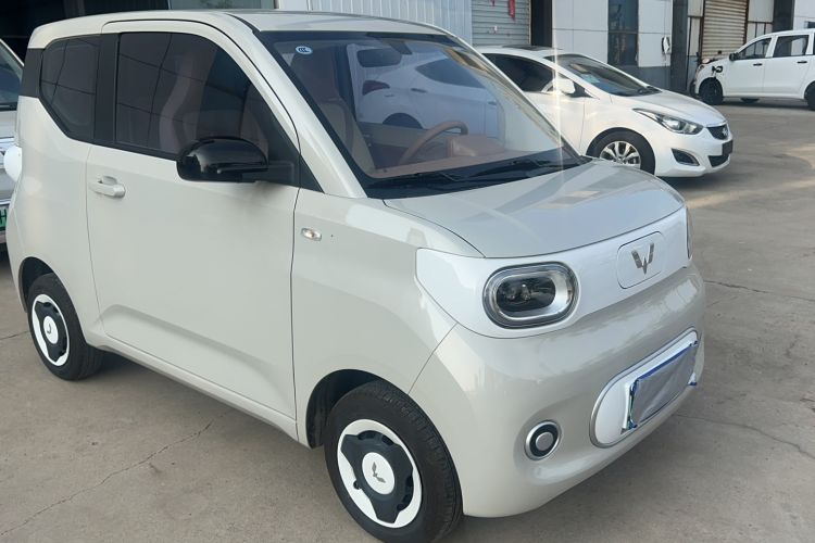 Used Wuling Hongguang MINIEV 2024 3rd Generation 215km Youth Edition Front Right 45 Deg