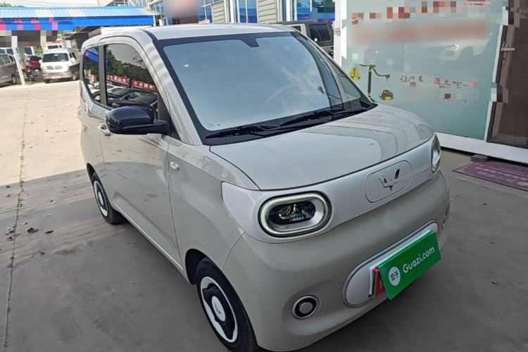 Used Wuling Hongguang MINIEV 2024 3rd Generation 215km Youth Edition Front Right 45 Deg