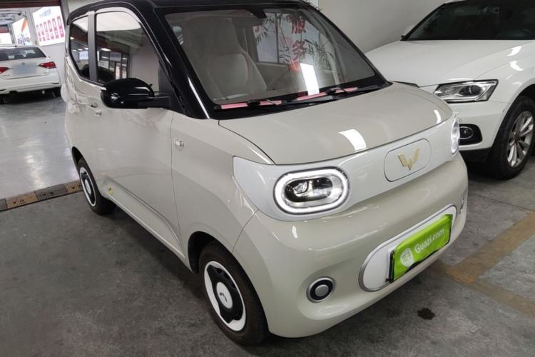Used Wuling Hongguang MINIEV 2024 3rd Generation 215km Youth Edition Front Right 45 Deg