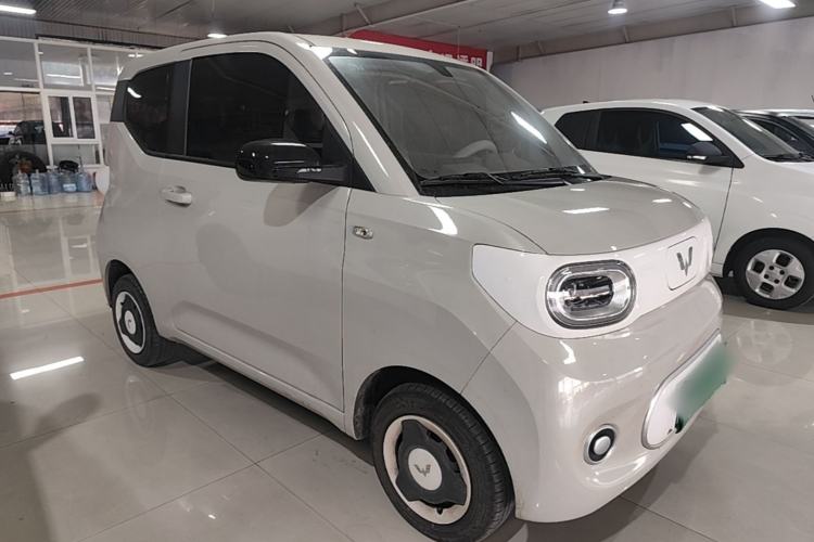 Used Wuling Hongguang MINIEV 2024 3rd Generation 215km Youth Edition Front Right 45 Deg