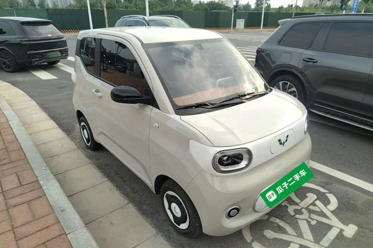 Used Wuling Hongguang MINIEV 2024 3rd Generation 215km Youth Edition Front Right 45 Deg