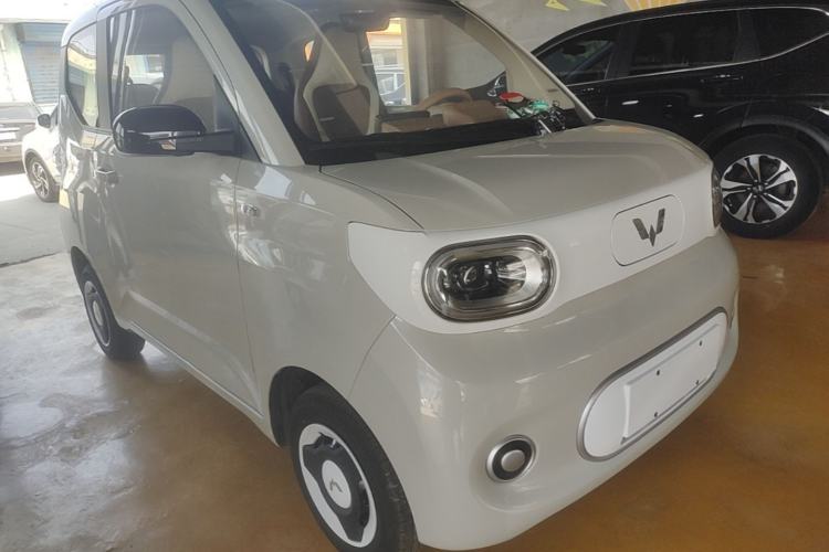 Used Wuling Hongguang MINIEV 2024 3rd Generation 215km Youth Edition Front Right 45 Deg