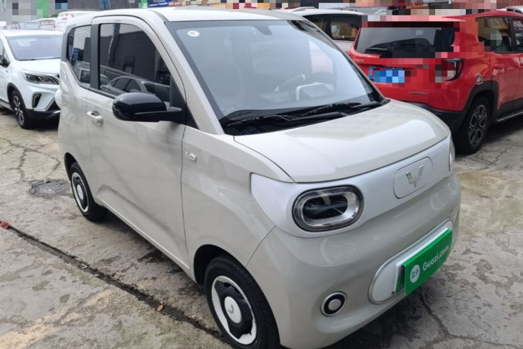 Used Wuling Hongguang MINIEV 2024 3rd Generation 215km Youth Edition Front Right 45 Deg