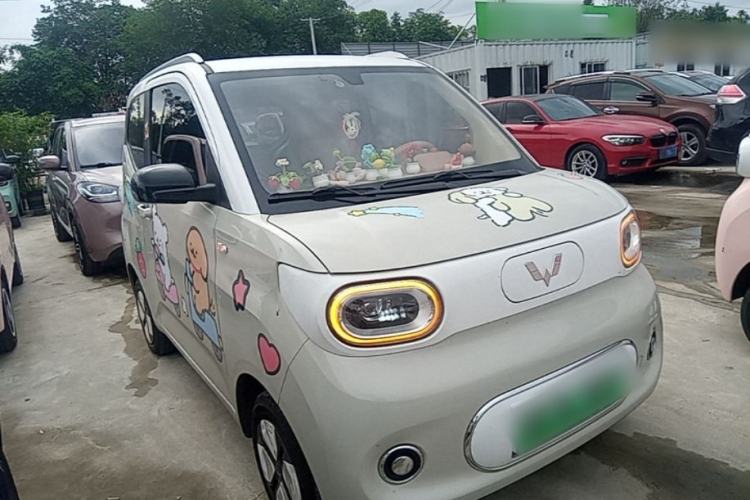 Used Wuling Hongguang MINIEV 2024 3rd Generation 215km Advanced Version Front Right 45 Deg