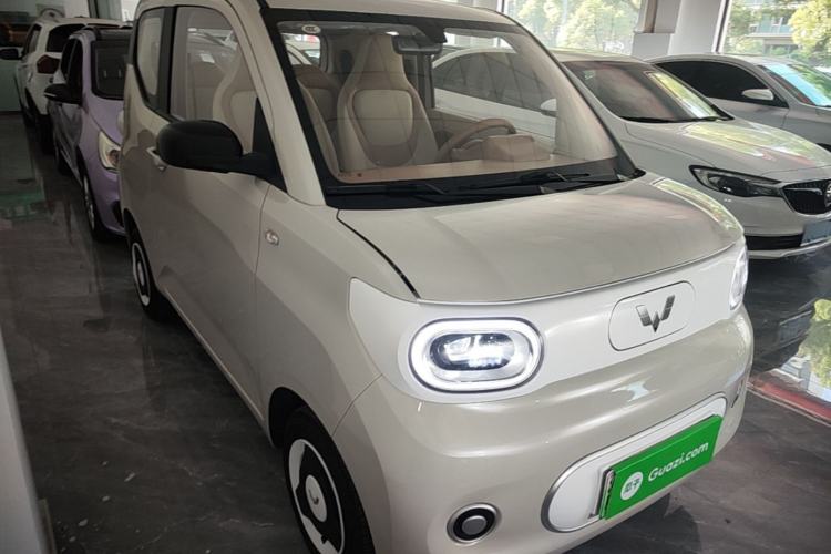 Used Wuling Hongguang MINIEV 2024 3rd Generation 215km Youth Edition Front Right 45 Deg