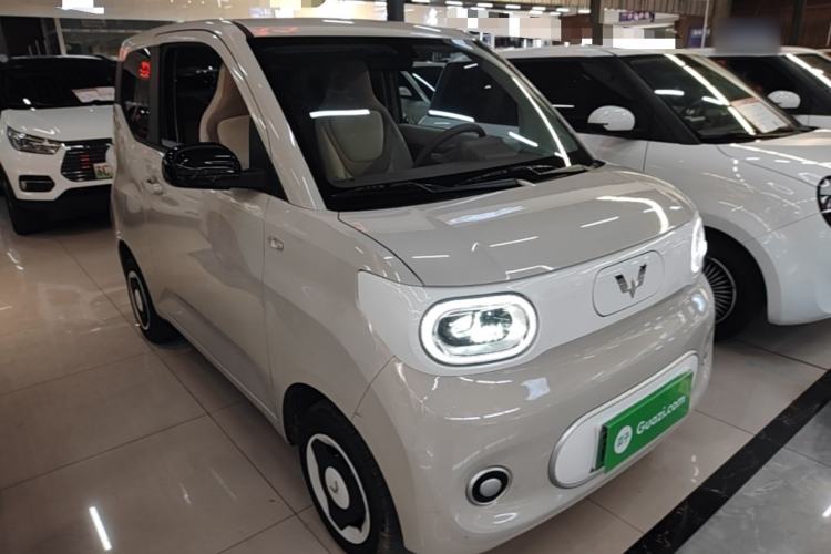 Used Wuling Hongguang MINIEV 2024 3rd Generation 215km Youth Edition Front Right 45 Deg