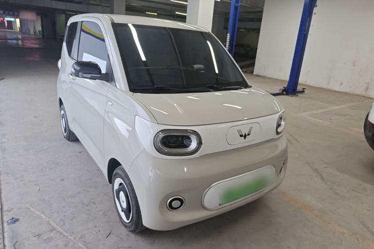 Used Wuling Hongguang MINIEV 2024 3rd Generation 215km Youth Edition Front Right 45 Deg