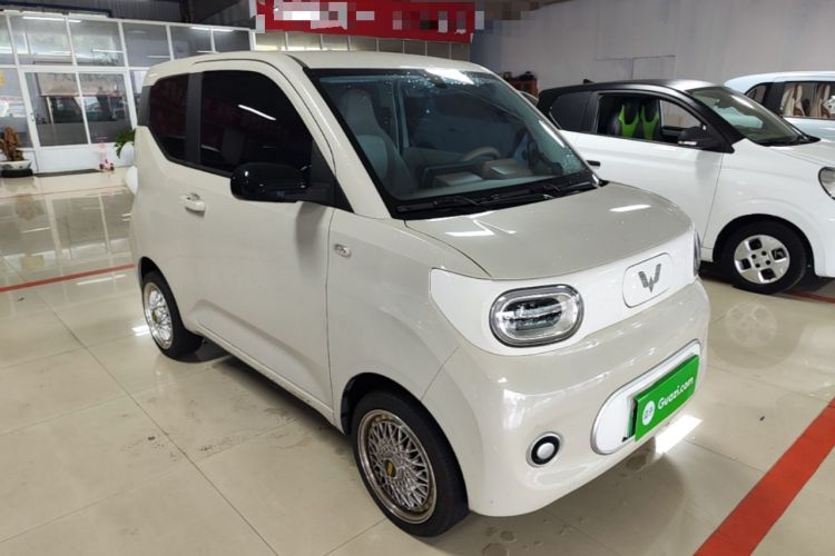 Used Wuling Hongguang MINIEV 2024 3rd Generation 215km Youth Edition Front Right 45 Deg