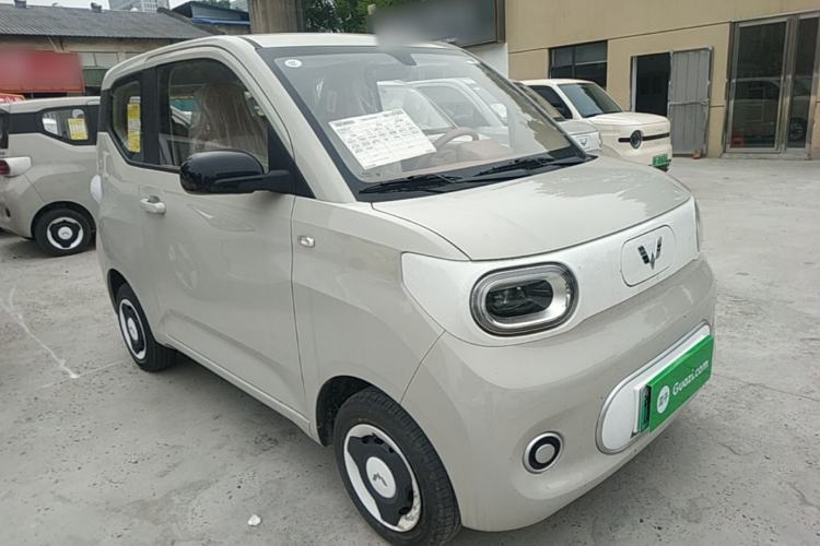 Used Wuling Hongguang MINIEV 2024 3rd Generation 215km Youth Edition Front Right 45 Deg