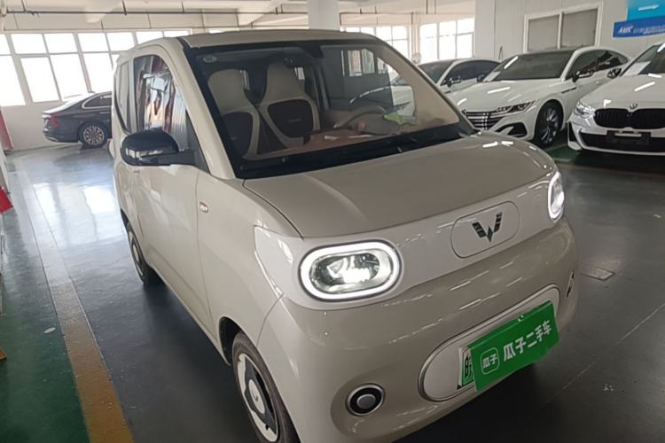 Used Wuling Hongguang MINIEV 2024 3rd Generation 215km Youth Edition Front Right 45 Deg