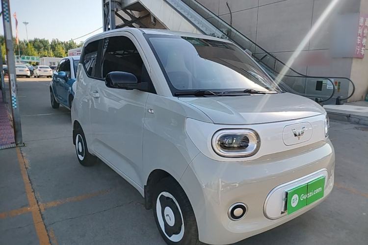 Used Wuling Hongguang MINIEV 2024 3rd Generation 215km Youth Edition Front Right 45 Deg