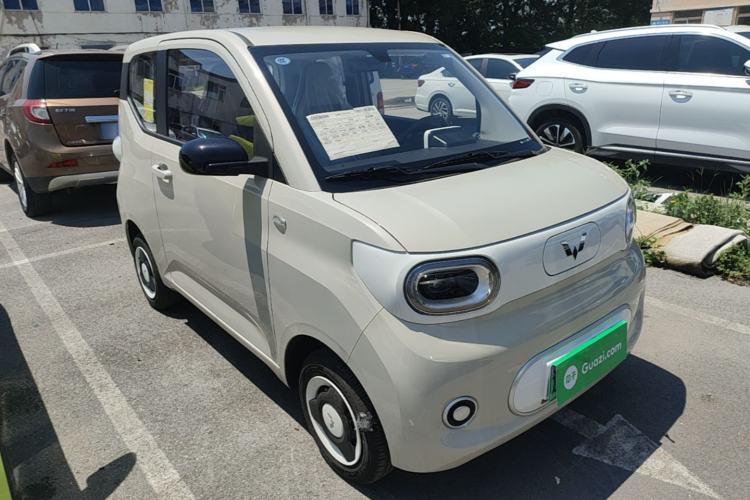 Used Wuling Hongguang MINIEV 2024 3rd Generation 215km Youth Edition Front Right 45 Deg