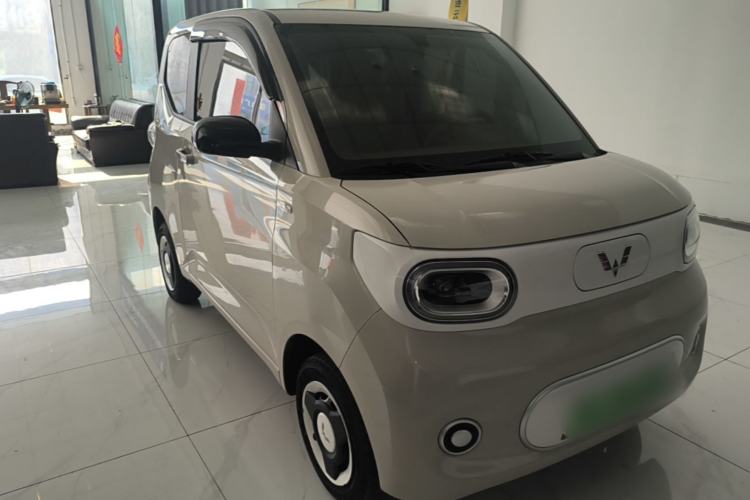 Used Wuling Hongguang MINIEV 2024 3rd Generation 215km Youth Edition Front Right 45 Deg