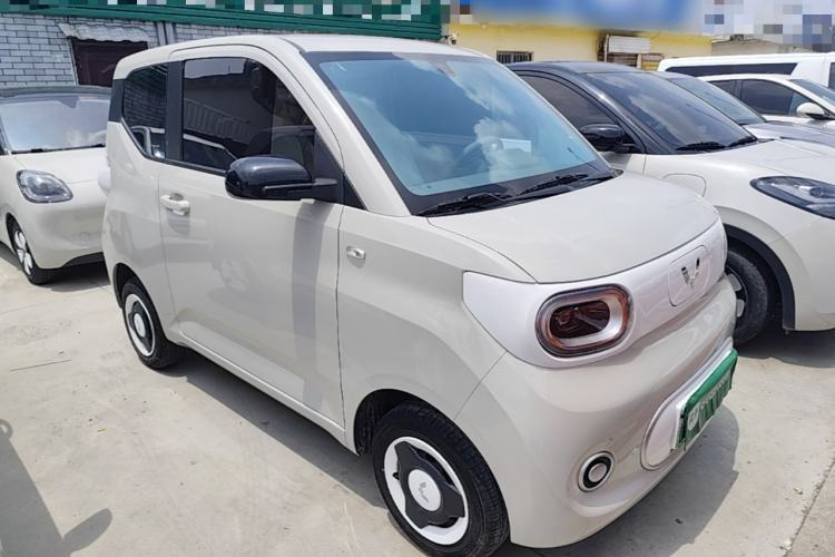 Used Wuling Hongguang MINIEV 2024 3rd Generation 215km Youth Edition Front Right 45 Deg