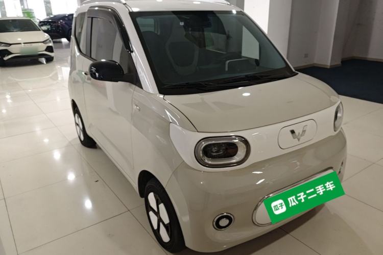 Used Wuling Hongguang MINIEV 2024 3rd Generation 215km Advanced Version Front Right 45 Deg