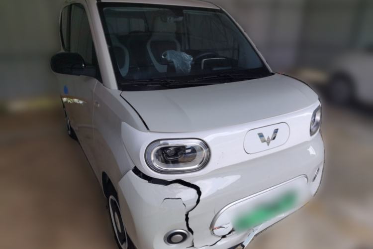 Used Wuling Hongguang MINIEV 2024 3rd Generation 215km Youth Edition Front Right 45 Deg