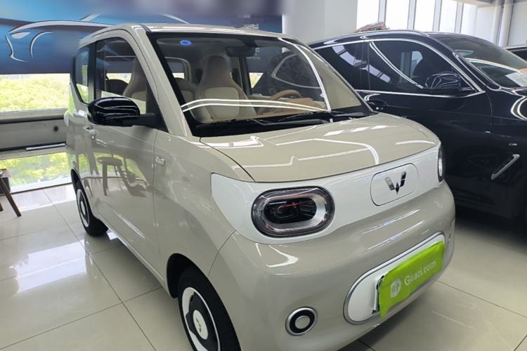Used Wuling Hongguang MINIEV 2024 3rd Generation 215km Youth Edition Front Right 45 Deg
