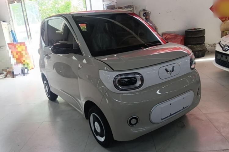 Used Wuling Hongguang MINIEV 2024 3rd Generation 215km Youth Edition Front Right 45 Deg
