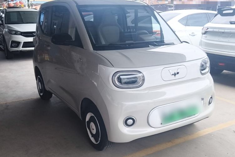 Used Wuling Hongguang MINIEV 2024 3rd Generation 215km Youth Edition Front Right 45 Deg