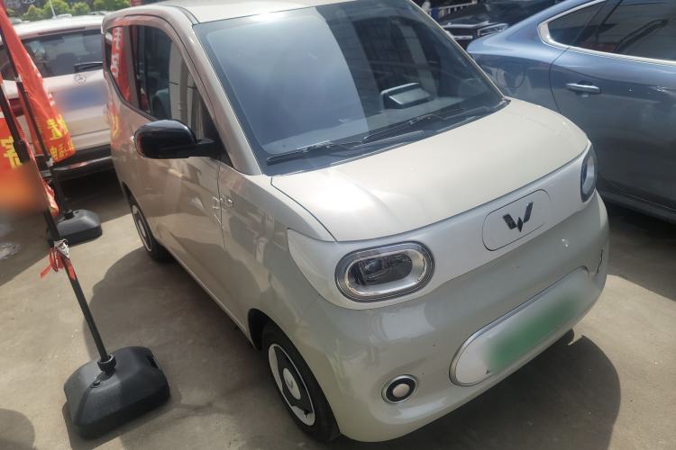 Used Wuling Hongguang MINIEV 2024 3rd Generation 215km Youth Edition Front Right 45 Deg