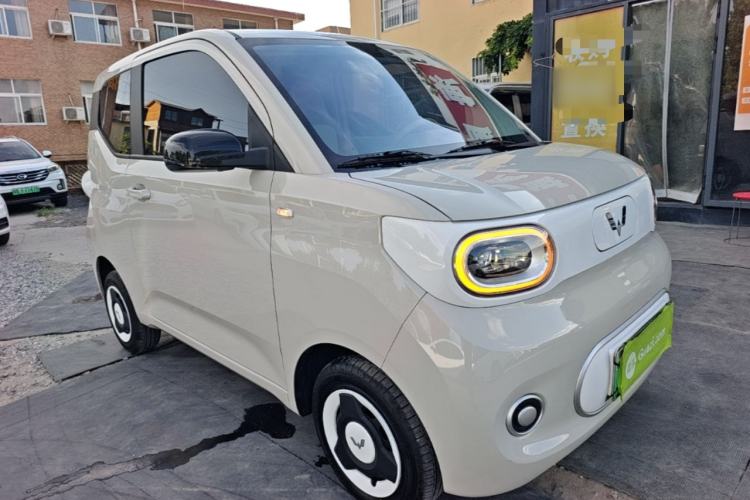 Used Wuling Hongguang MINIEV 2024 3rd Generation 215km Youth Edition Front Right 45 Deg