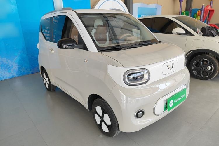 Used Wuling Hongguang MINIEV 2024 3rd Generation 215km Advanced Version Front Right 45 Deg