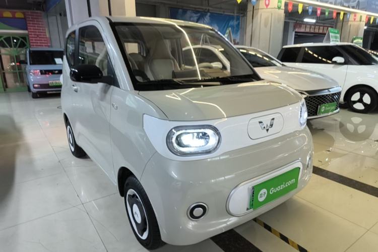 Used Wuling Hongguang MINIEV 2024 3rd Generation 215km Youth Edition Front Right 45 Deg
